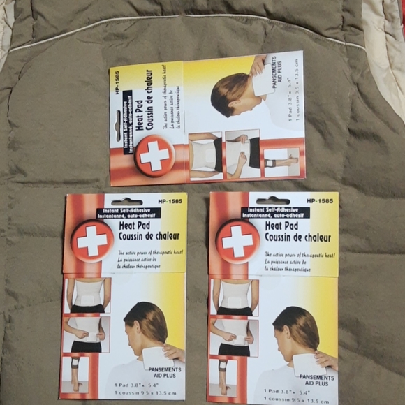 4 packet brand new stuck on heat pad - Picture 1 of 4